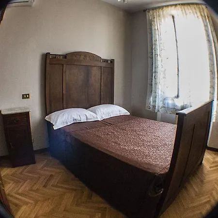 فندق مبيت وإفطار Domus Clotilde *