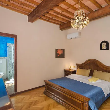 Domus Clotilde فندق مبيت وإفطار