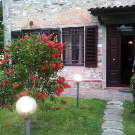 Domus Clotilde Bed and Breakfast *